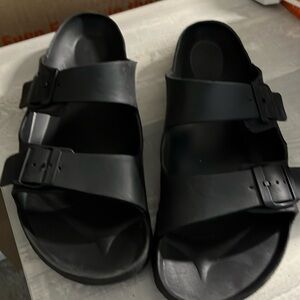 Casual men’s beach sandals